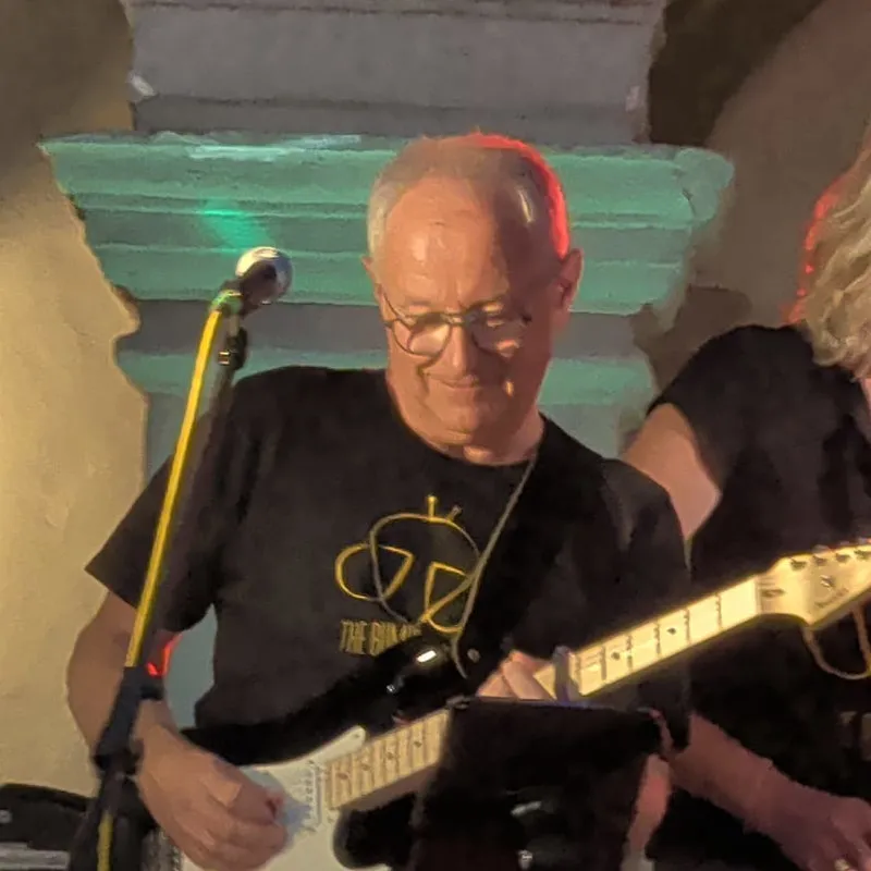 Wolfgang Neumar, Gitarre